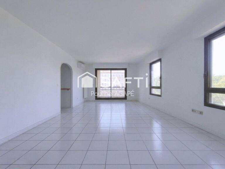 34000 T3 LUMINEUX, CLIMATISÉ, BOX FERMÉ ET DEUX CAVES — photo 1