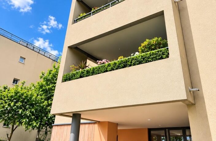 Fréjus  Beau T2 lumineux avec terrasse & box — photo 4