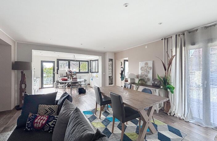 Besançon  Ensemble immobilier 3 logements  341 m²  terrain 1 054 m² — photo 5