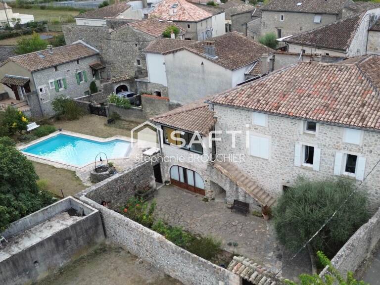 Maison de hameau en pierre avec terrain et piscine — photo 1