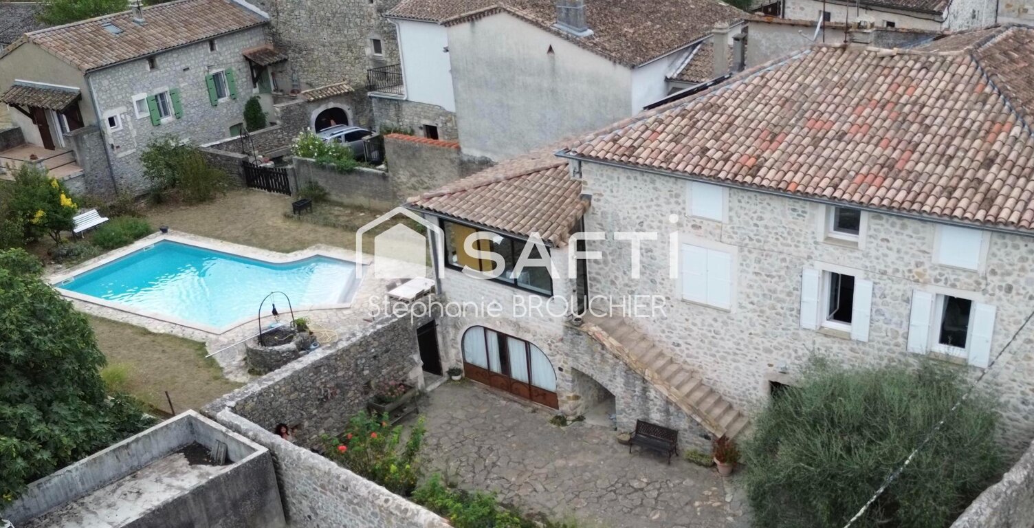 Maison de hameau en pierre avec terrain et piscine — photo 1