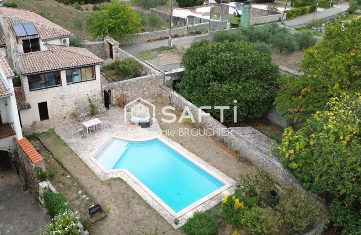 Maison de hameau en pierre avec terrain et piscine — photo 2