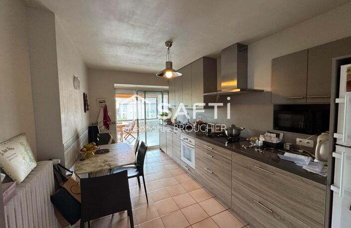 Maison de hameau en pierre avec terrain et piscine — photo 5