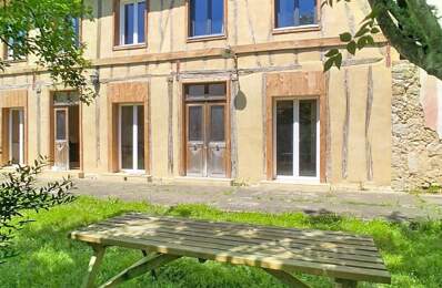 Une jolie ferme très ancienne avec sa maison principale tout juste rénovée — photo du bien