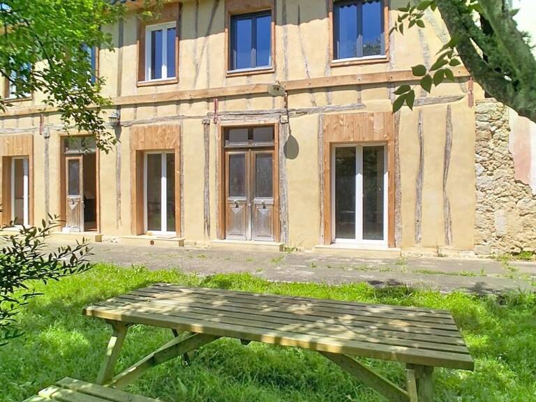 Une jolie ferme très ancienne avec sa maison principale tout juste rénovée — photo 1
