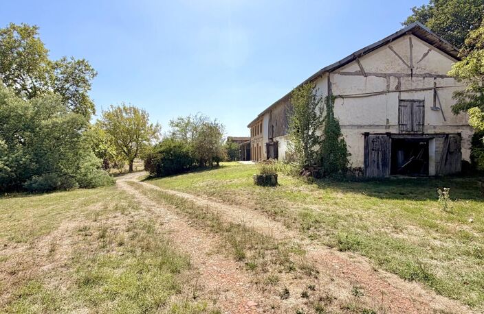 Une jolie ferme très ancienne avec sa maison principale tout juste rénovée — photo 5