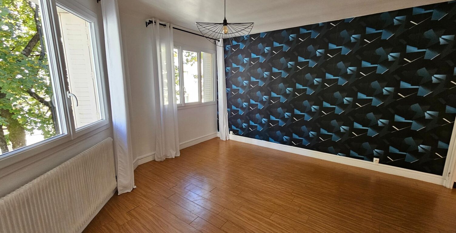 Appartement F4 69 m² situé à 200 m du plan d' eau avec garage — photo 1