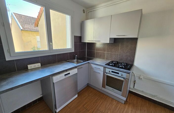 Appartement F4 69 m² situé à 200 m du plan d' eau avec garage — photo 2