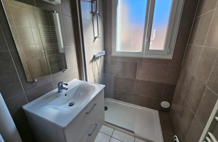 Appartement F4 69 m² situé à 200 m du plan d' eau avec garage — photo 3