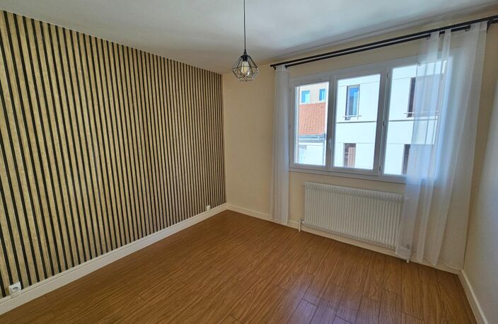 Appartement F4 69 m² situé à 200 m du plan d' eau avec garage — photo 4