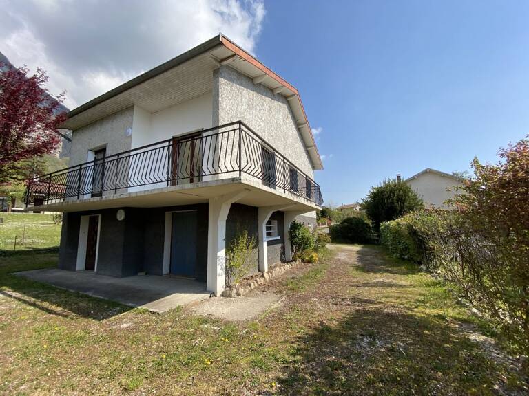 Maison sur les hauteurs — photo 1