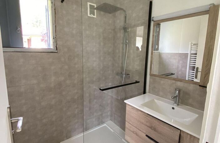 Maison sur les hauteurs — photo 3