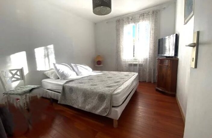REGUSSE (VAR) - Maison de plain-pied sur 1800 m² de terrain — photo 4