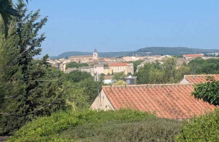 LE MUY - Villa jumelée sur un côté à rénover - vue imprenable — photo 2