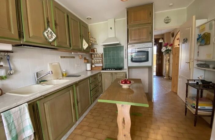 LE MUY - Villa jumelée sur un côté à rénover - vue imprenable — photo 3