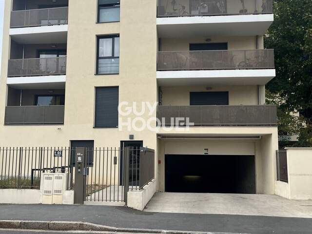 parking — photo du bien