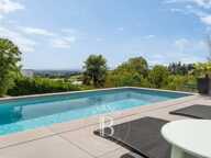 Limonest – Maison contemporaine et familiale d’environ 177,5 m² – 4 chambres – 1 bureau – Studio indépendant aménagé – Terrain de 701 m² avec piscine et vue dégagée — photo 3