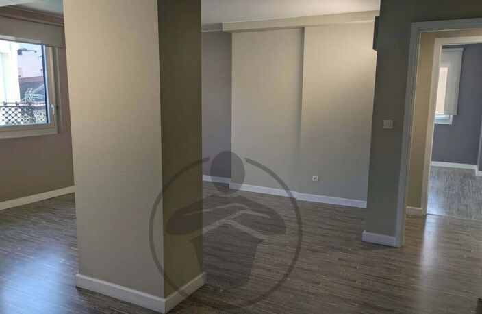 HAYANGE LOCAL A USAGE COMMERCIAL — photo 2
