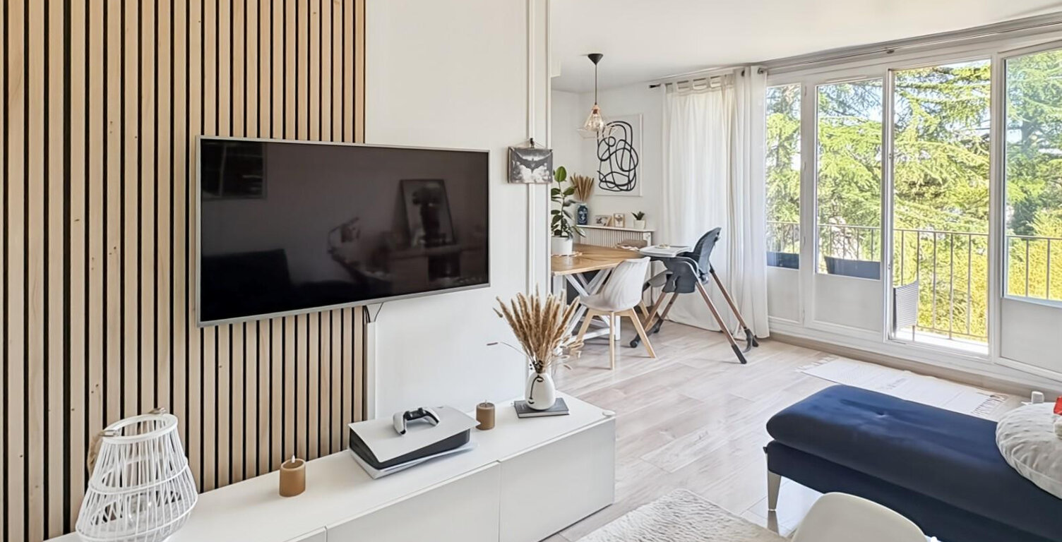 T4 rénové de 86 m² – Dernier étage – Balcon — photo 1