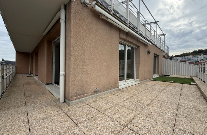 Superbe T3 avec terrasse Garage et vue — photo 4