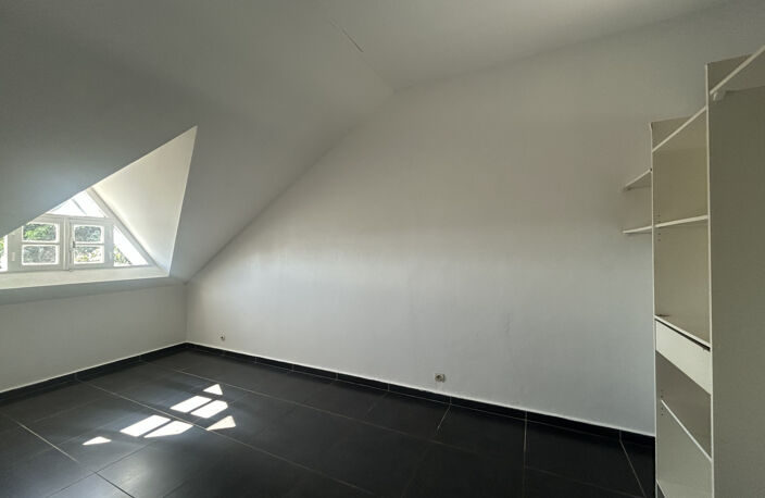 A LOUER APPARTEMENT T3 SAINT-PIERRE - GRAND BOIS — photo 3