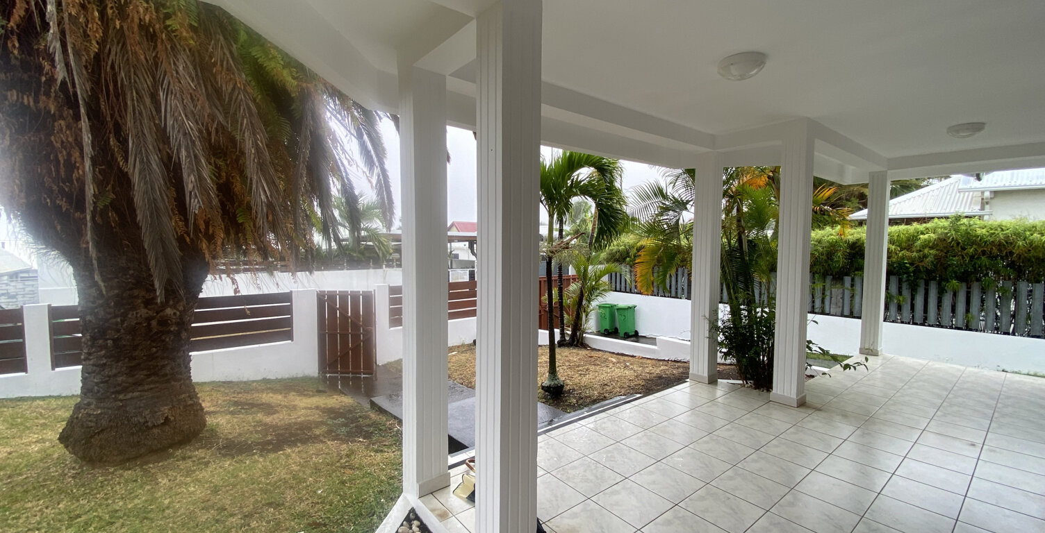 A LOUER VILLA F4 À SAINT-PIERRE - LIGNE PARADIS — photo 1