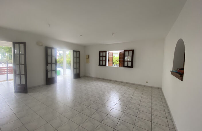 A LOUER VILLA F4 À SAINT-PIERRE - LIGNE PARADIS — photo 2