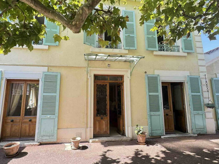 EXCLUSIVITÉ LYON 3 - RARE propriété sans vis-à-vis sur grand — photo 1