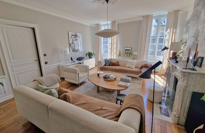 Elégante maison bourgeoise au coeur du quartier historique — photo 4