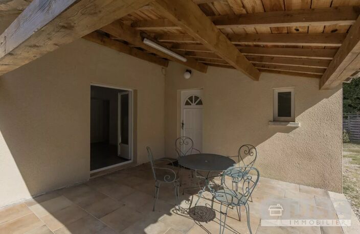 Maison de plain-pied rénovée avec jardin clos. — photo 2