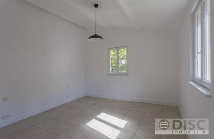 Maison de plain-pied rénovée avec jardin clos. — photo 4