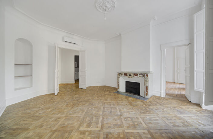ESQUIROL - Grand appartement T3 bis de 105m2 avec balcon fil — photo 3