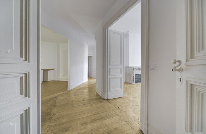 ESQUIROL - Grand appartement T3 bis de 105m2 avec balcon fil — photo 5
