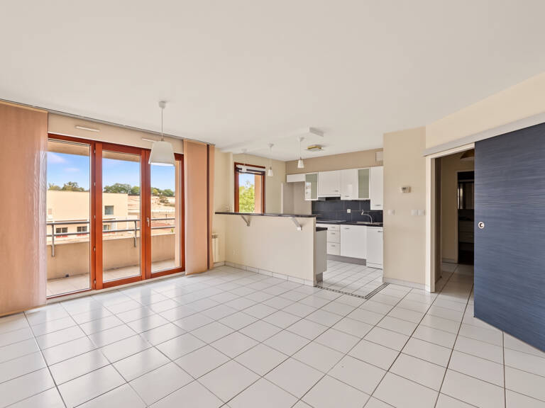 T2 de 49 m2 avec balcon, cave et parking en sous-sol   Secte — photo 1