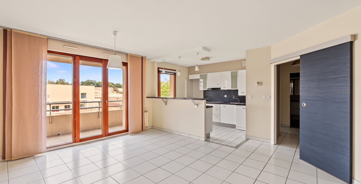 T2 de 49 m2 avec balcon, cave et parking en sous-sol   Secte — photo 1