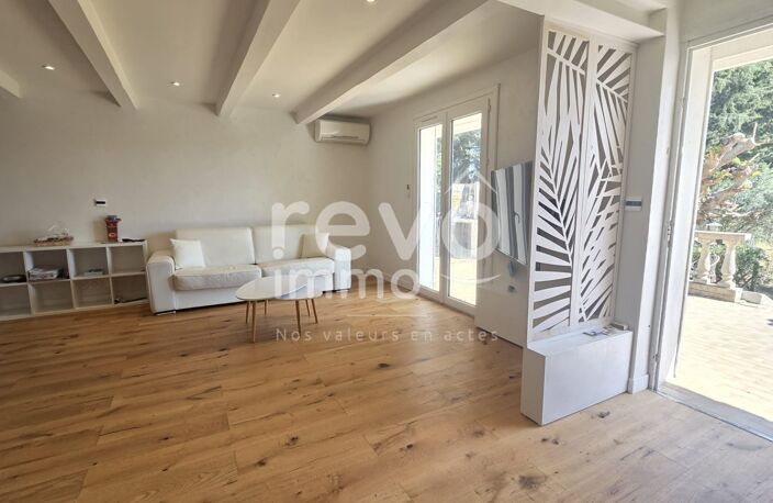Villa — photo 3
