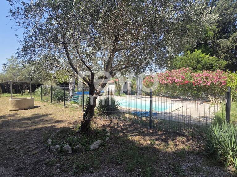 Villa — photo 1