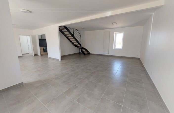 Location maison  135 m² à Feillens (01570) — photo 4