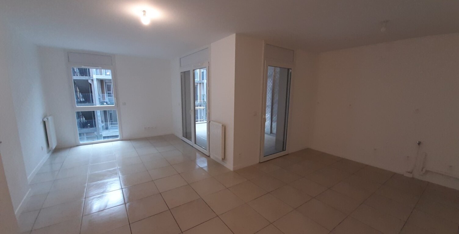 Location appartement 2 pièces 48 m² à Villeurbanne (69100) — photo 1