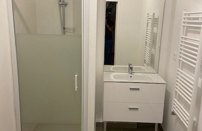 Location appartement 2 pièces 48 m² à Villeurbanne (69100) — photo 3