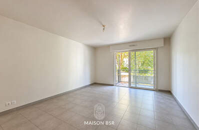 Nantes - Rue de Gigant - Appartement T2 de 50 m2 au dernier étage avec balcon. — photo du bien