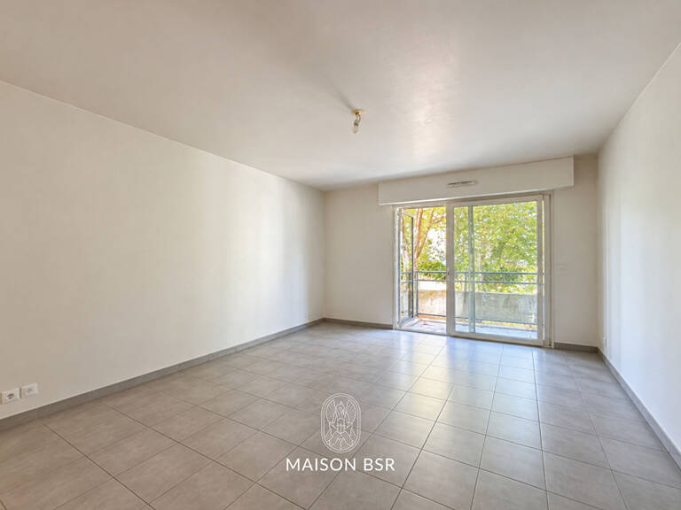 Nantes - Rue de Gigant - Appartement T2 de 50 m2 au dernier étage avec balcon. — photo 1