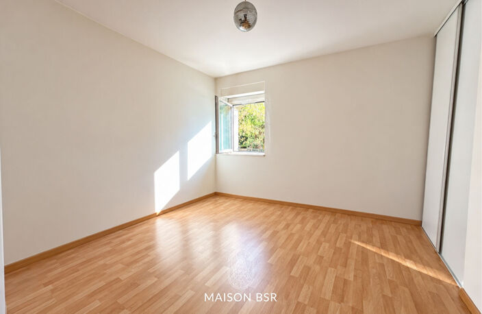 Nantes - Rue de Gigant - Appartement T2 de 50 m2 au dernier étage avec balcon. — photo 2
