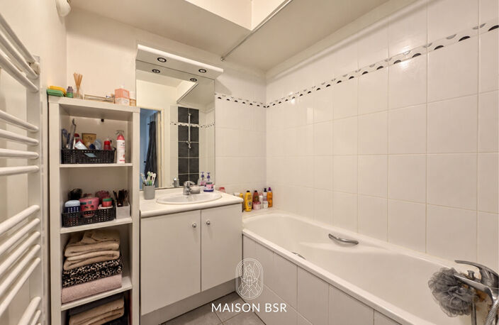 Nantes - Rue de Gigant - Appartement T2 de 50 m2 au dernier étage avec balcon. — photo 3