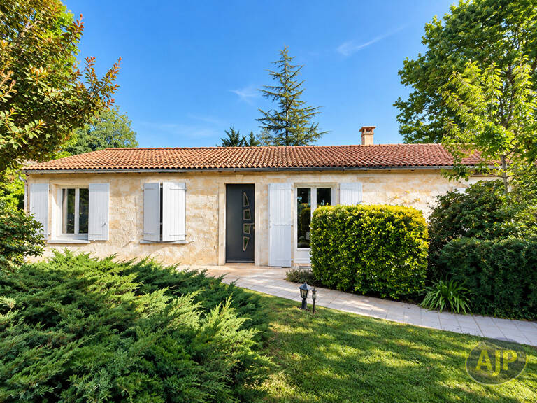 Maison Saint Georges Des Coteaux — photo 1