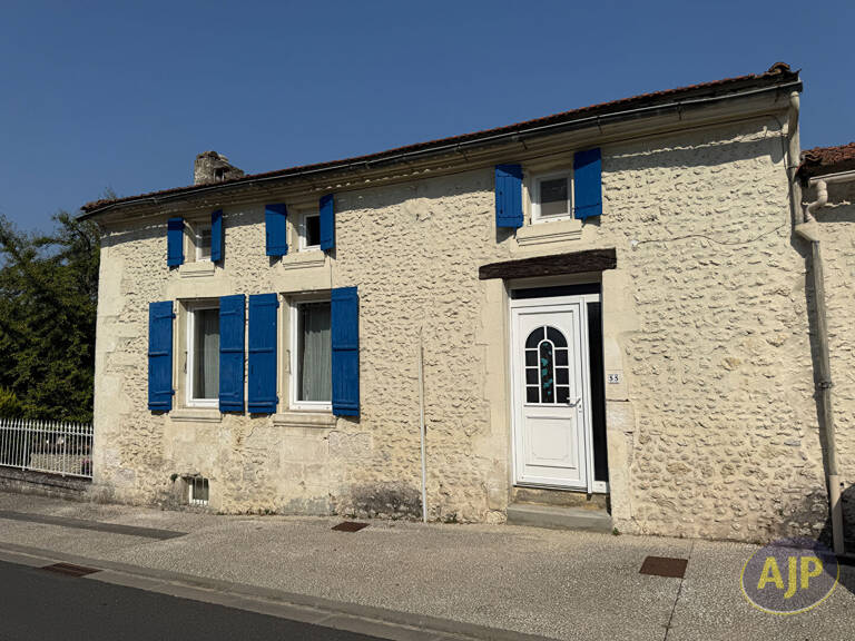 Maison familiale La Chapelle Des Pots — photo 1
