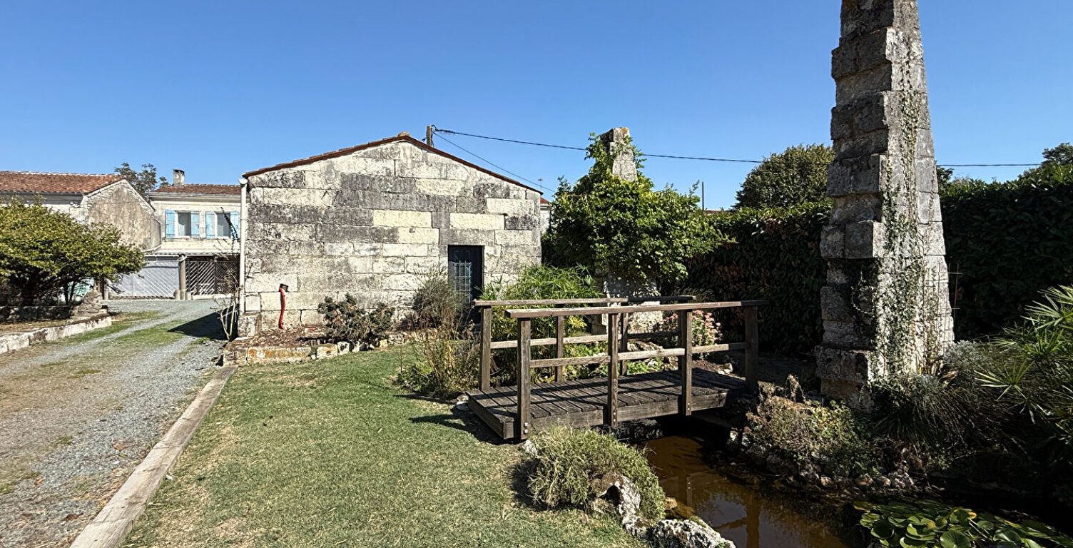 Maison Nieul Les Saintes — photo 1