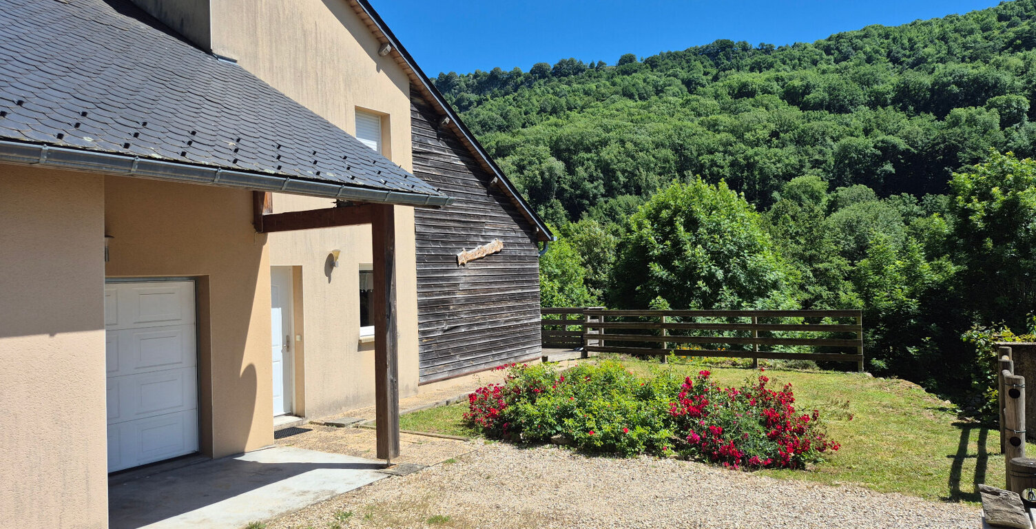 Maison de Type 4, terrain, garage, SAINT CHELY D'AUBRAC — photo 1