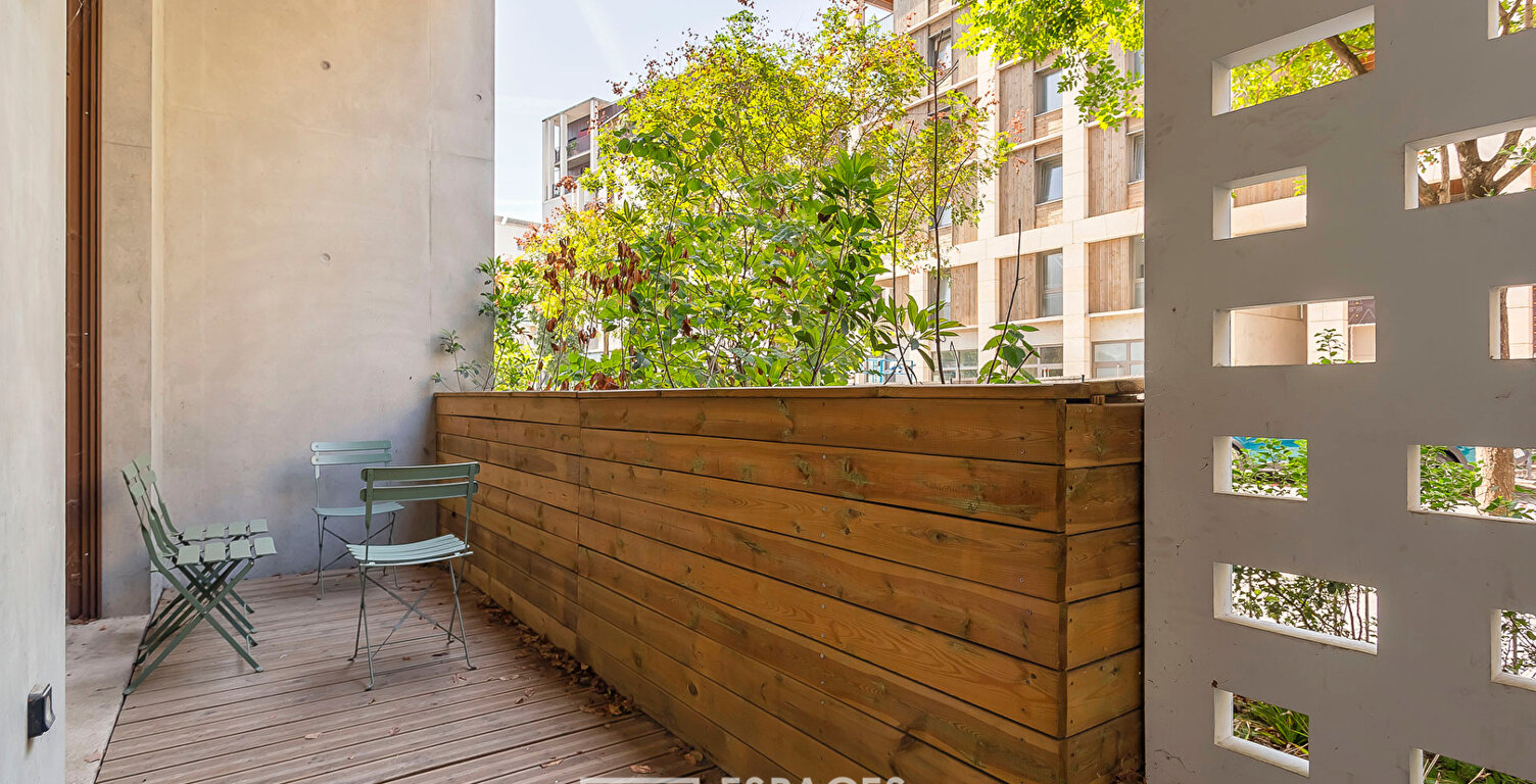 Appartement contemporain avec terrasse au coeur de la ZAC des Girondins — photo 1