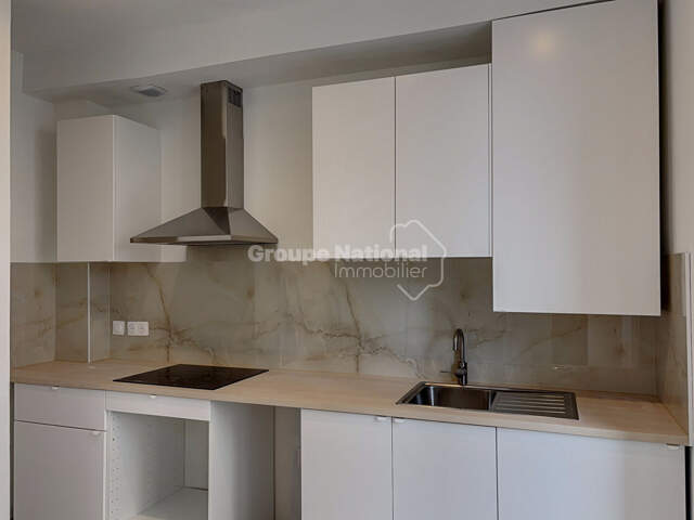 Appartement 34 m² Berre L Etang 2 pièces en Centre ville avec Garage — photo du bien